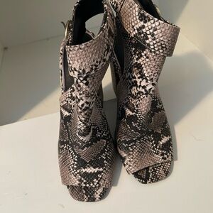 Qupid Faux Snakeskin Open-Toe Women's Shoes